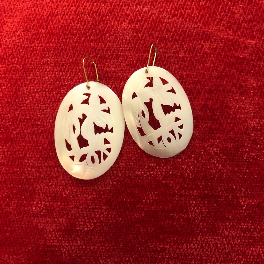 Elegant White Oval Earrings